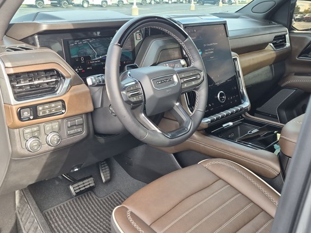 Used 2026 GMC Yukon Denali Ultimate AWD/4WD image 4