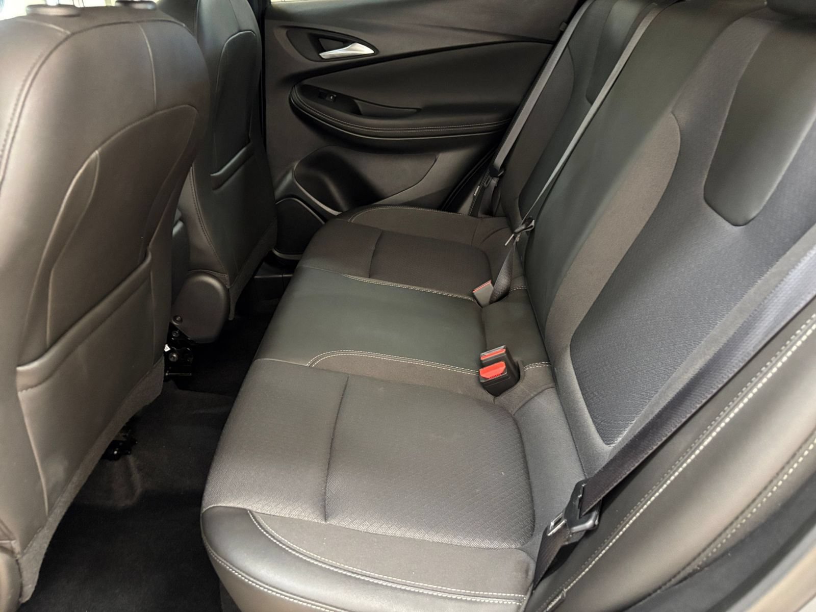 Used 2025 Buick Encore GX Preferred AWD/4WD image 24