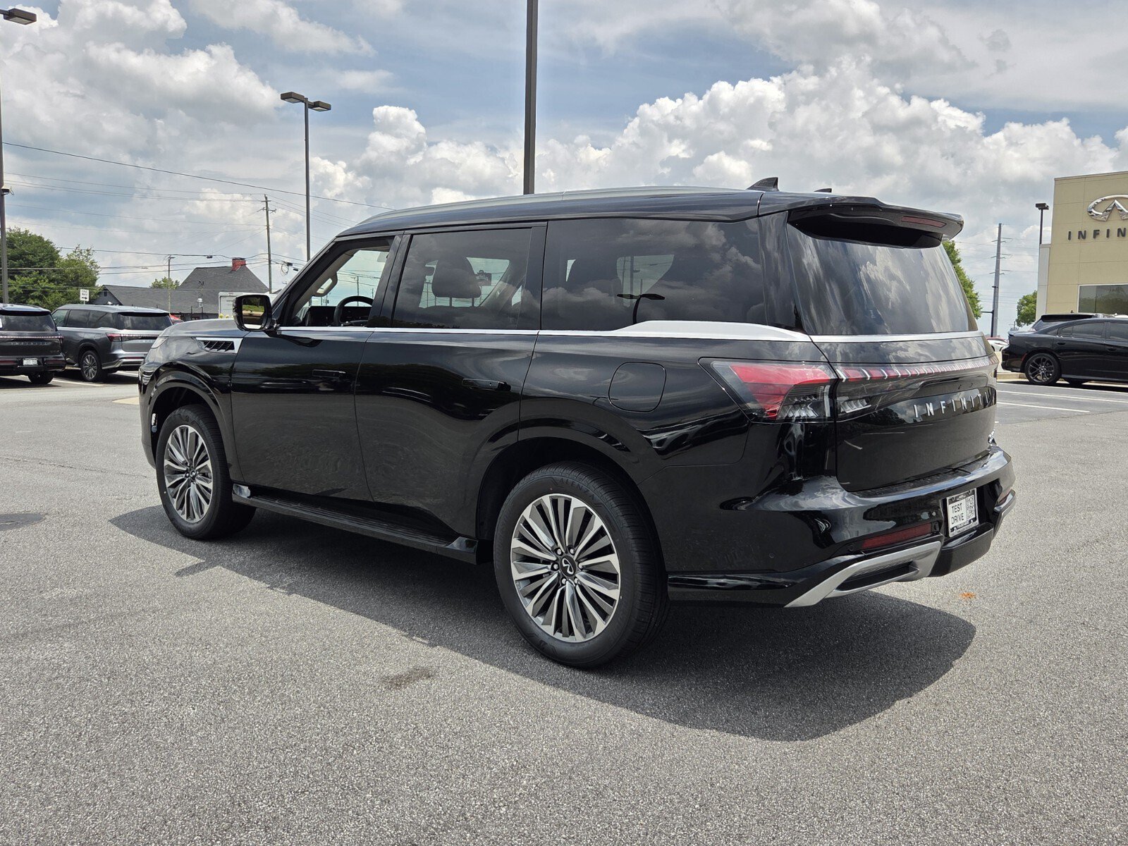 New 2027 INFINITI QX80 Luxe w/ Cargo Package AWD/4WD image 8