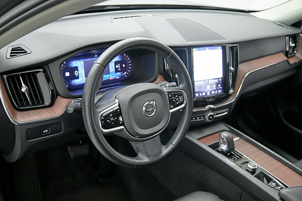 Certified 2023 Volvo XC60 B5 Plus w/ Protection Package Premier AWD/4WD image 13