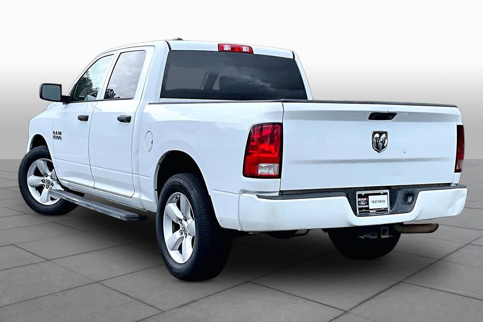 Used 2015 RAM 1500 Express RWD image 11