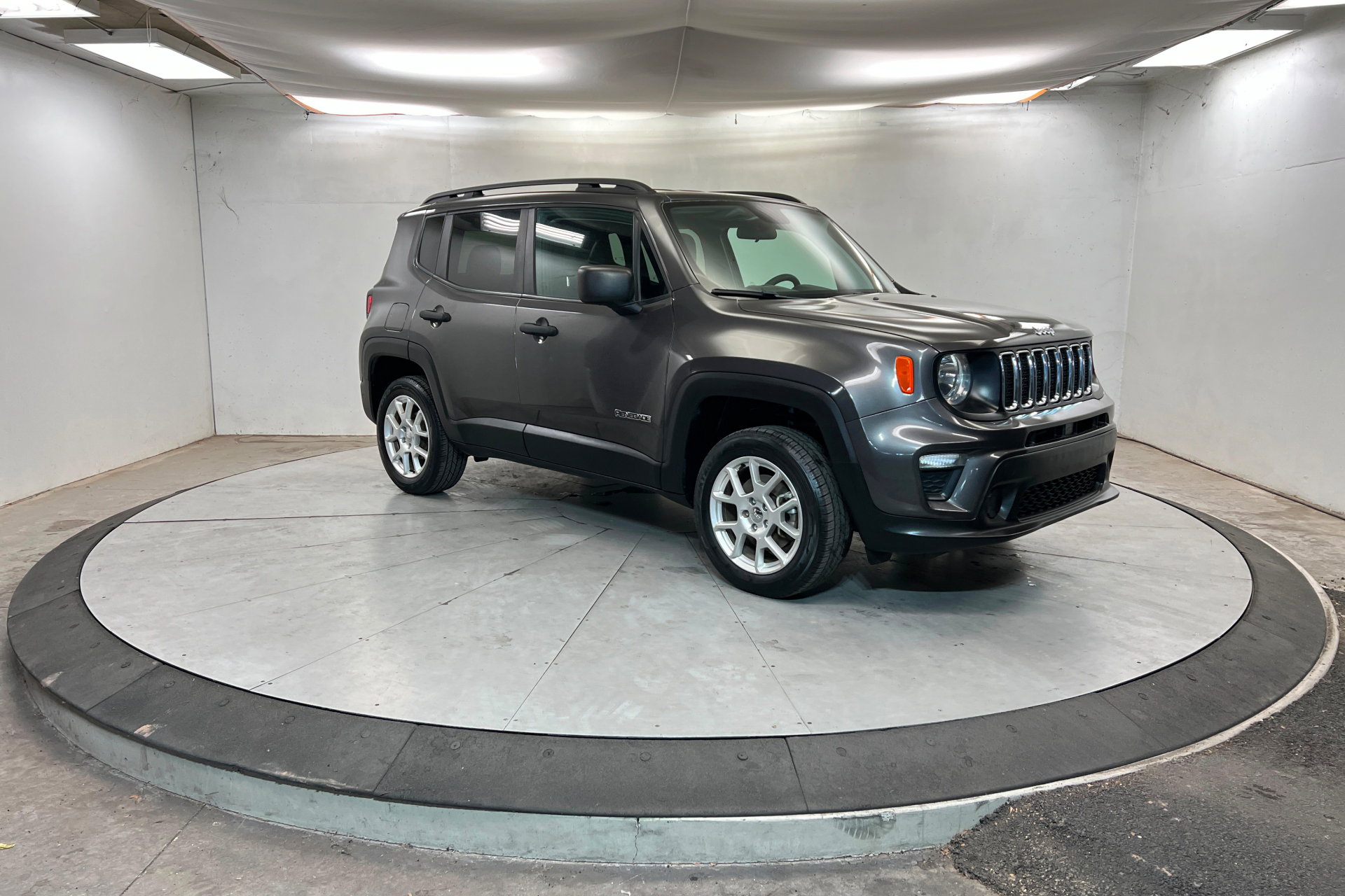 Used 2020 Jeep Renegade Sport w/ Sport Appearance Group AWD/4WD image 8