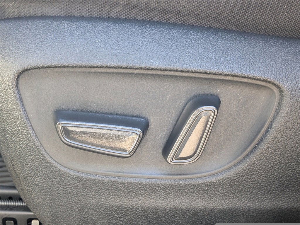 Used 2023 Toyota Highlander LE image 25