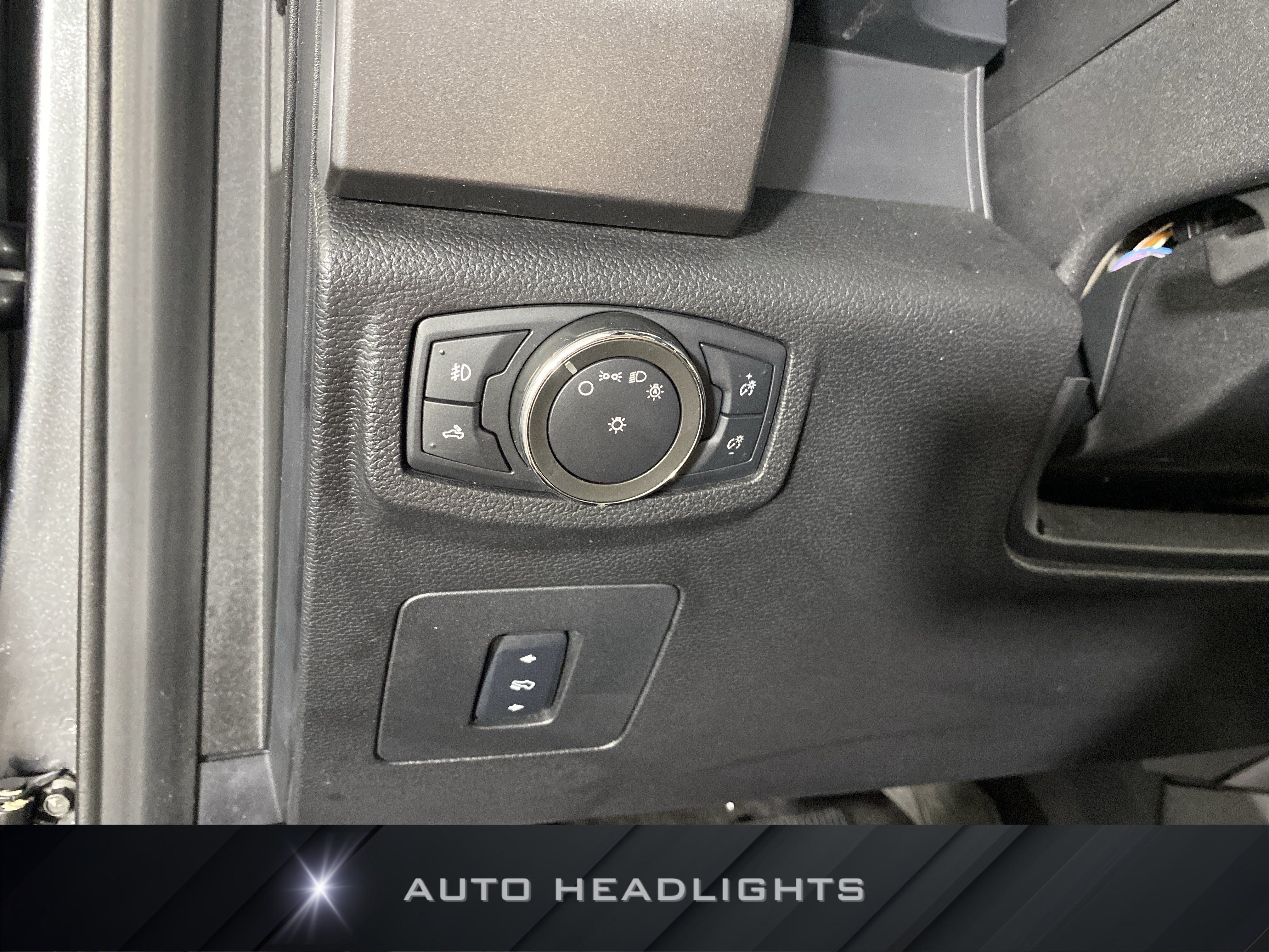 Used 2016 Ford F150 XLT w/ Equipment Group 302A Luxury AWD/4WD image 23
