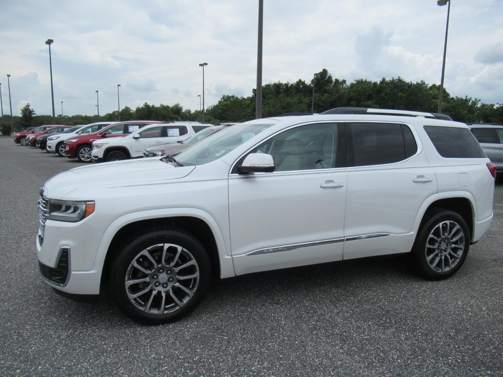 Used 2023 GMC Acadia Denali w/ Denali Ultimate Package FWD image 4