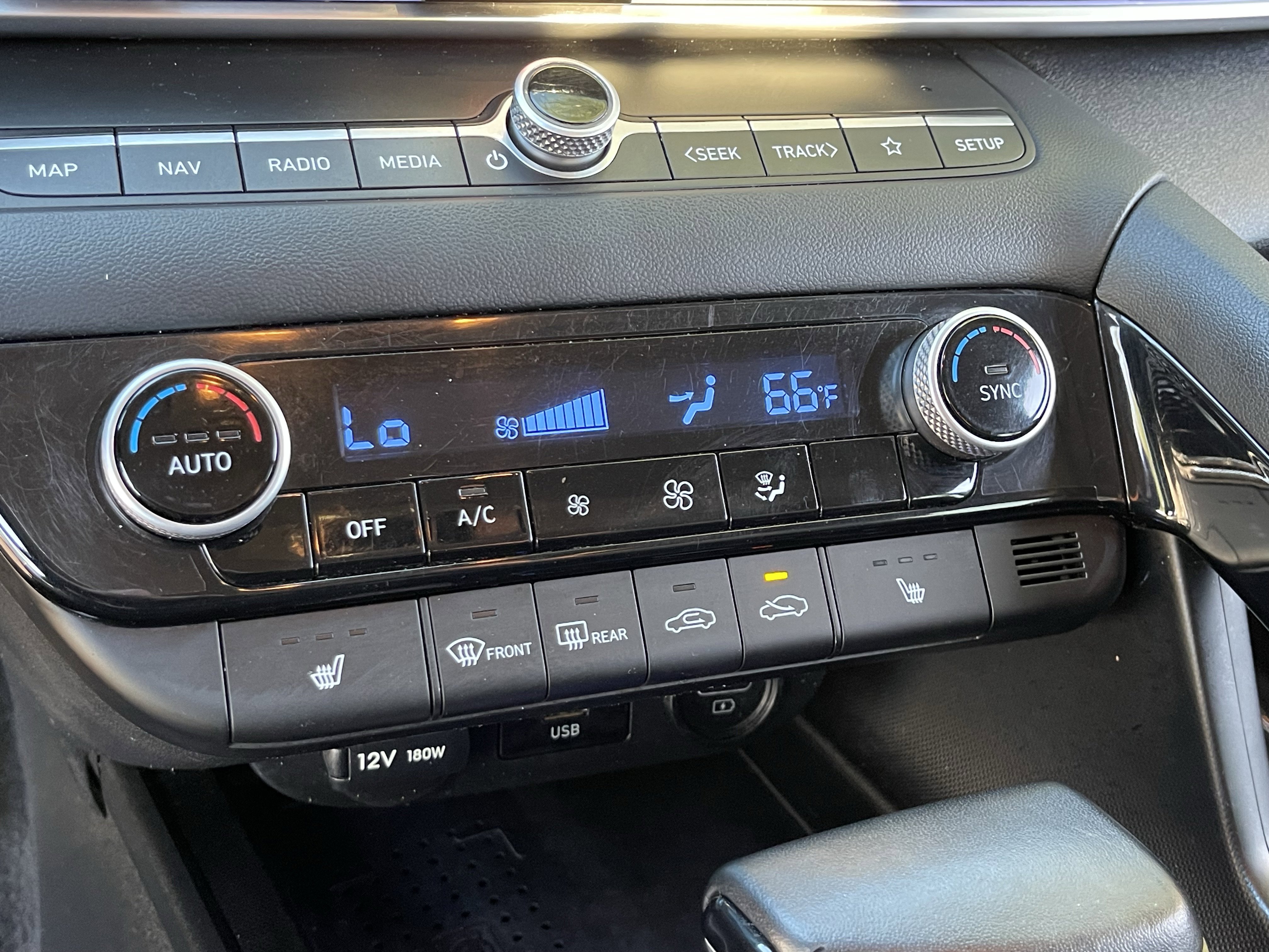 Used 2023 Hyundai Elantra Limited FWD image 29