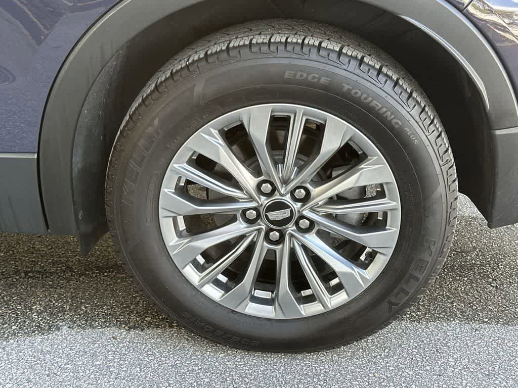 Used 2025 Cadillac XT4 Premium Luxury image 11