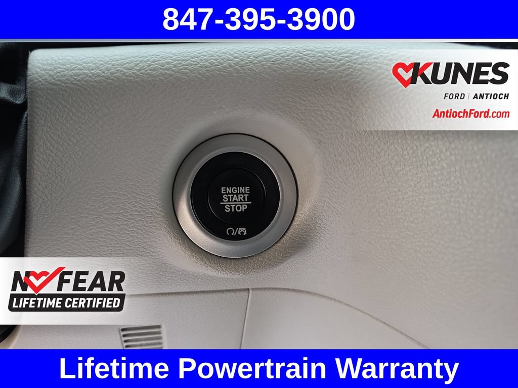 Used 2023 Chrysler Pacifica Touring-L FWD image 28