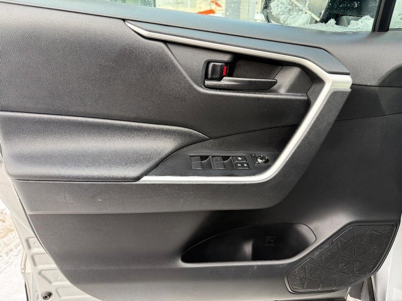 Used 2020 Toyota RAV4 LE w/ Carpet Mat Package image 19