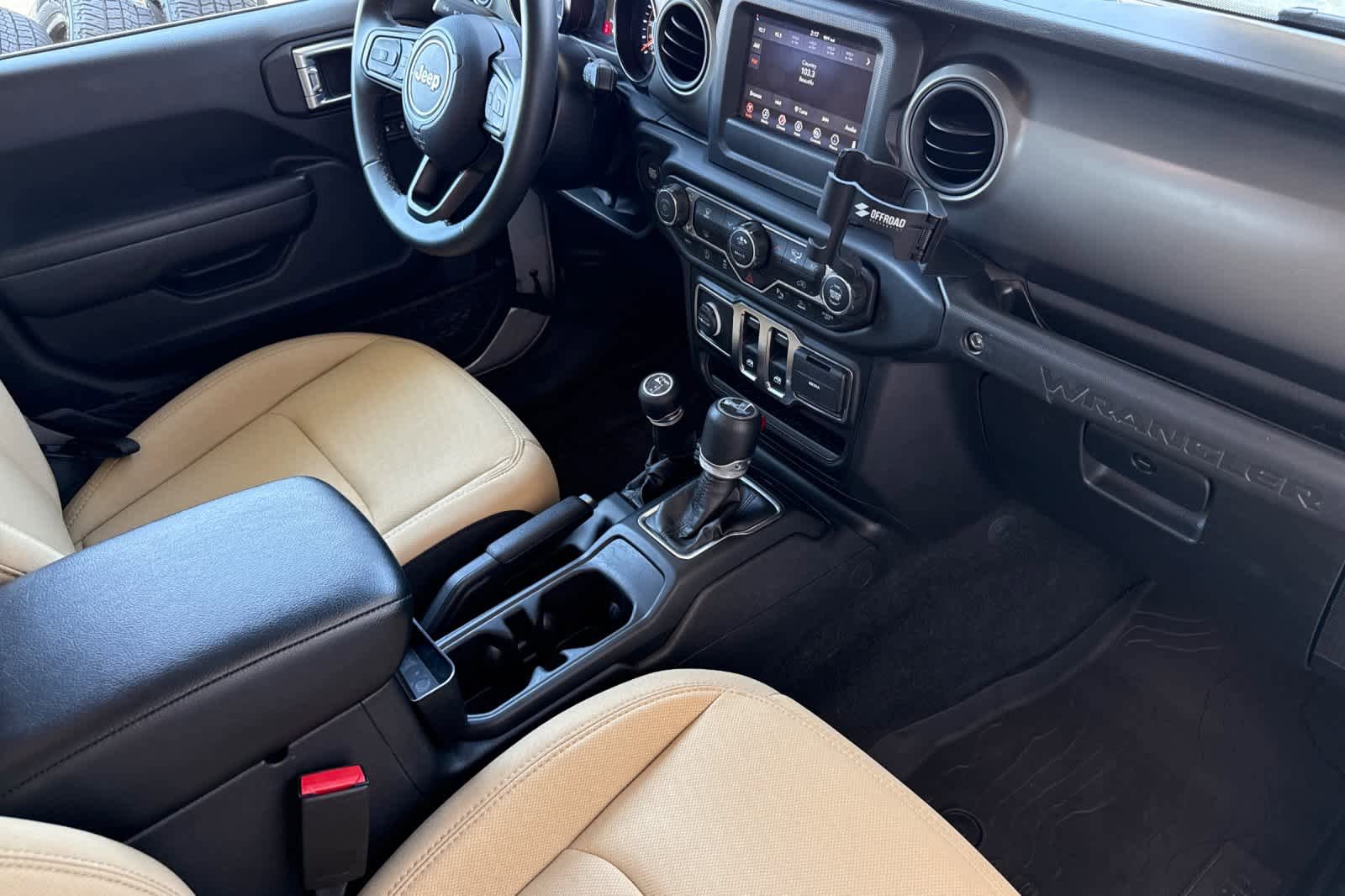 Used 2022 Jeep Wrangler Sport AWD/4WD image 17