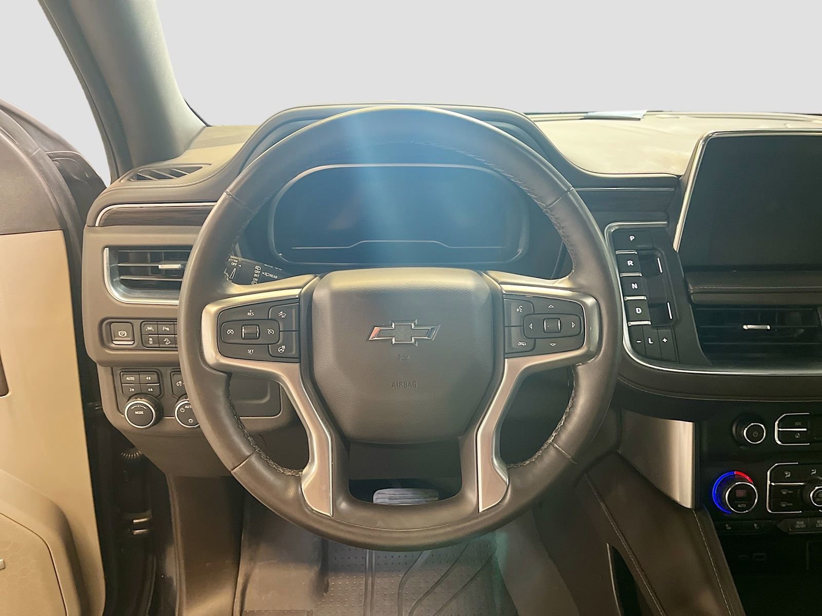 Used 2023 Chevrolet Suburban Z71 w/ Luxury Package image 11