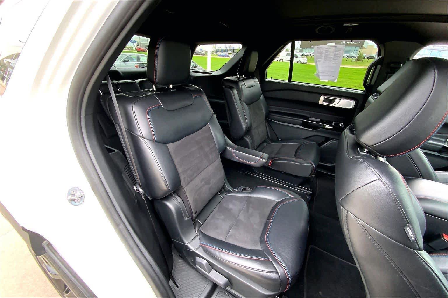 Used 2024 Ford Explorer ST w/ Equipment Group 401A image 18
