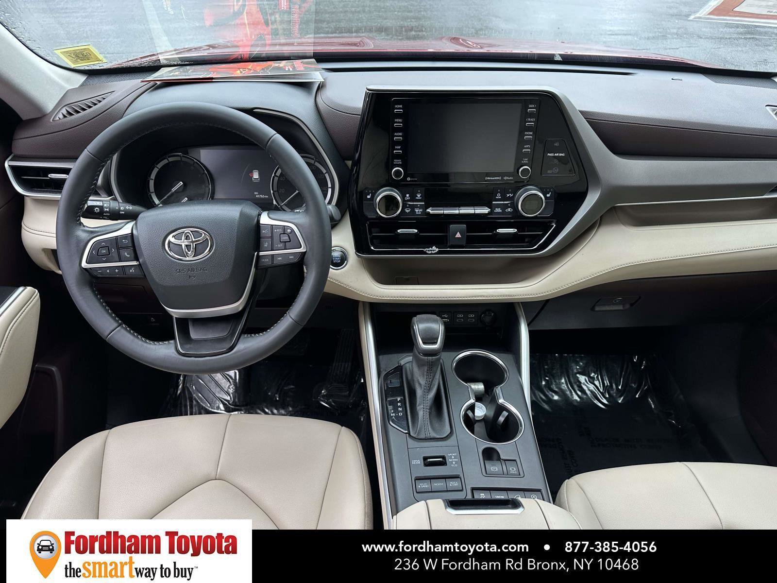 Used 2022 Toyota Highlander XLE image 17