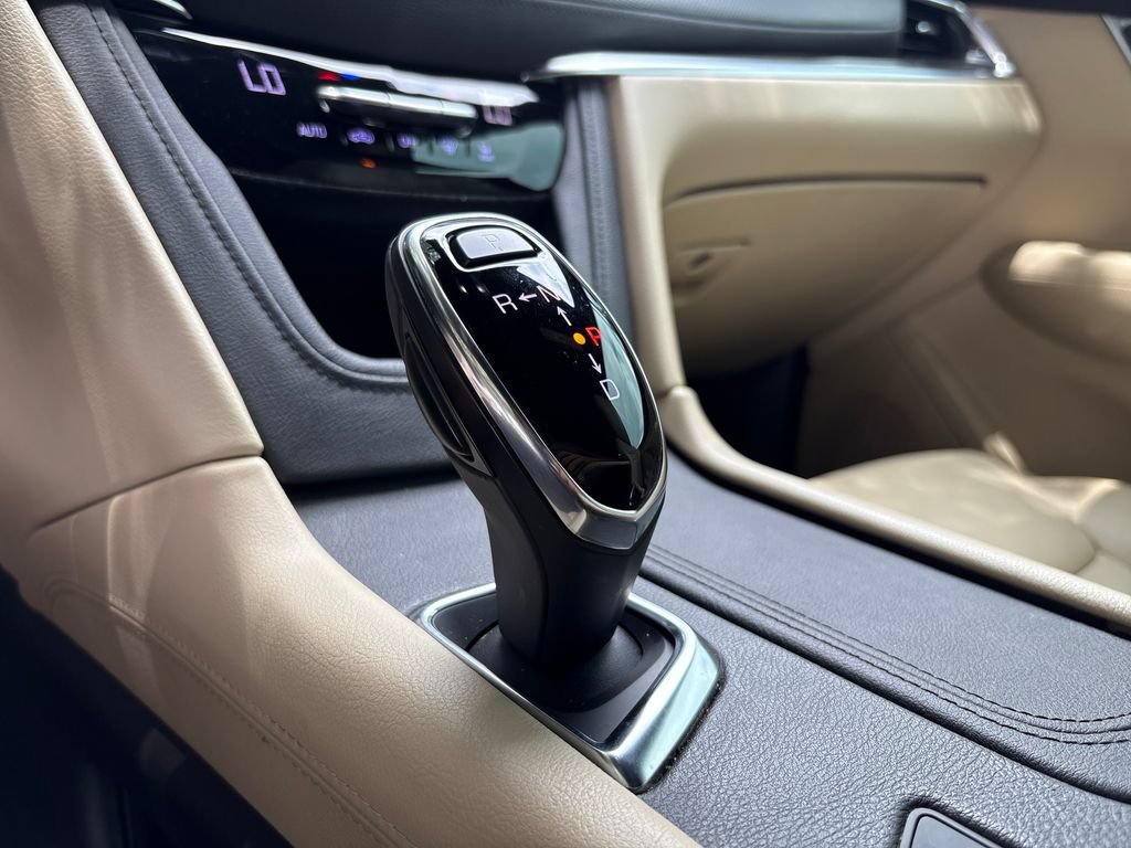 Used 2017 Cadillac XT5 FWD image 23