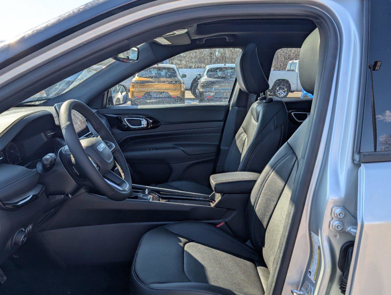 New 2025 Jeep Compass Limited w/ High Altitude Package image 12