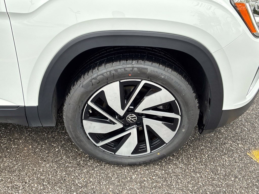 Used 2024 Volkswagen Atlas SE AWD/4WD image 44