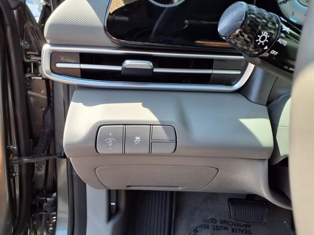 Certified 2024 Hyundai Elantra SEL w/ Convenience Package FWD image 17