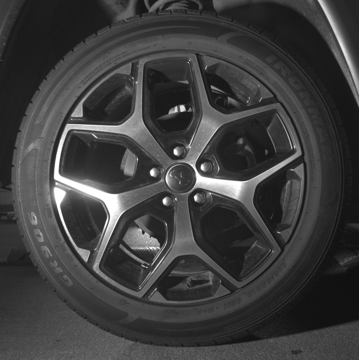 Used 2025 Jeep Compass Limited image 15