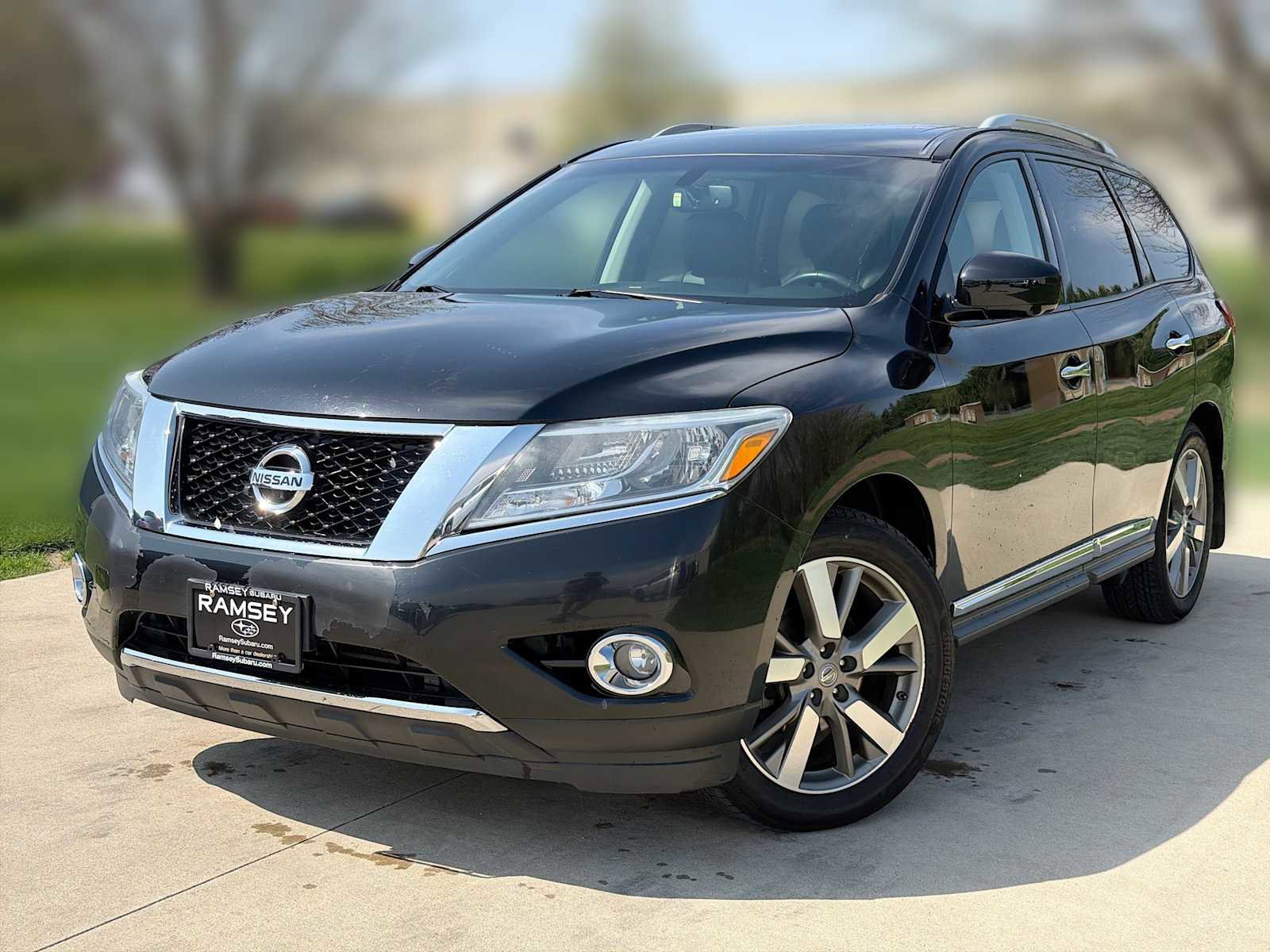 Used 2015 Nissan Pathfinder Platinum w/ Cargo Package image 1