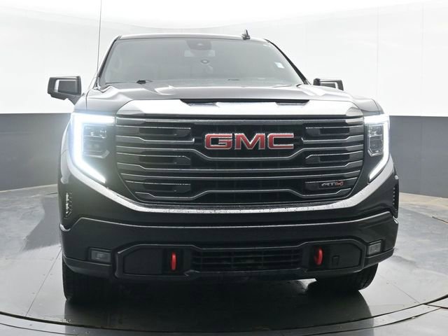 Used 2022 GMC Sierra 1500 AT4 w/ AT4 Preferred Package AWD/4WD image 3