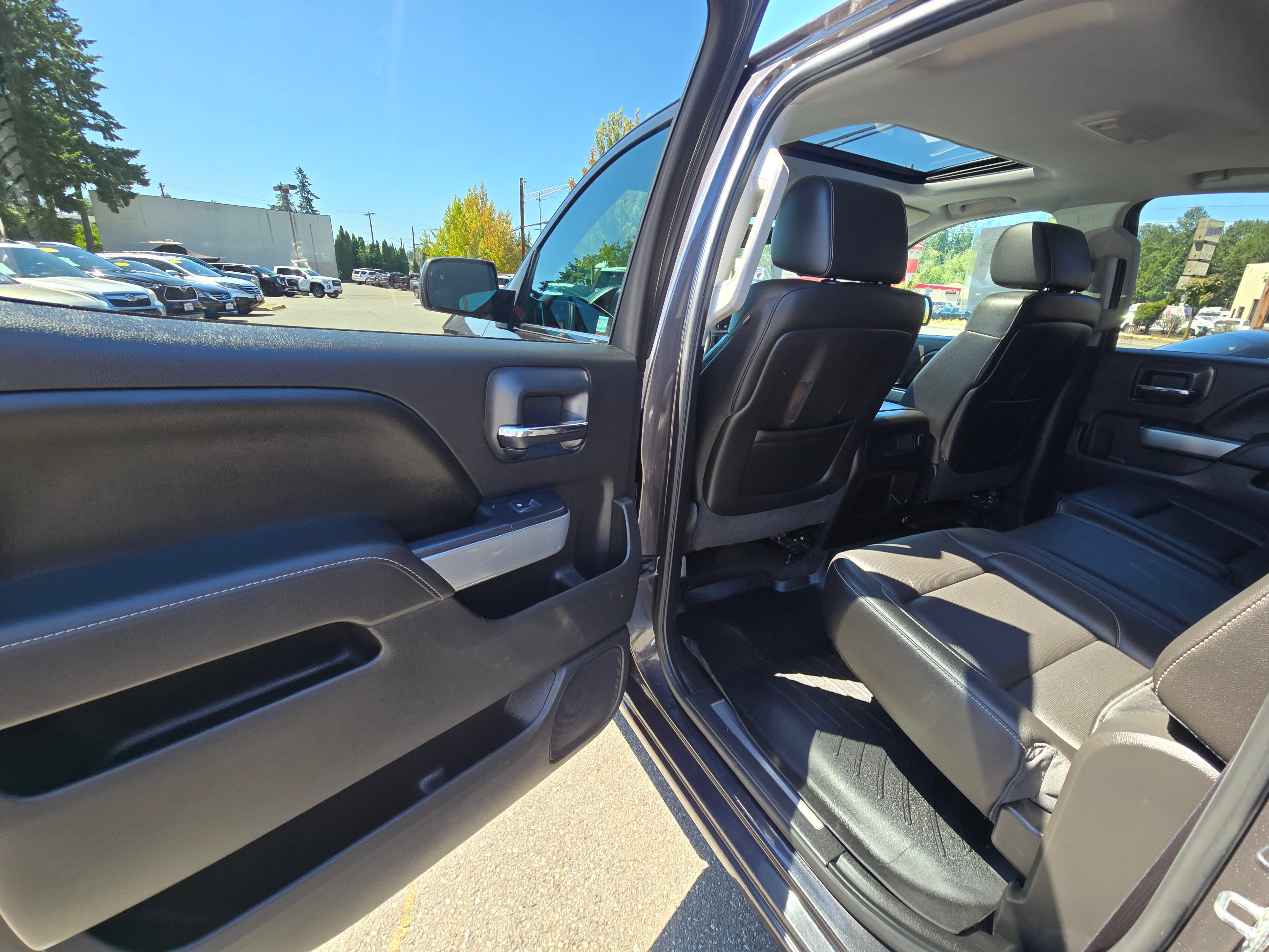 Used 2015 Chevrolet Silverado 1500 LTZ Z71 w/ LTZ Plus Package AWD/4WD image 15