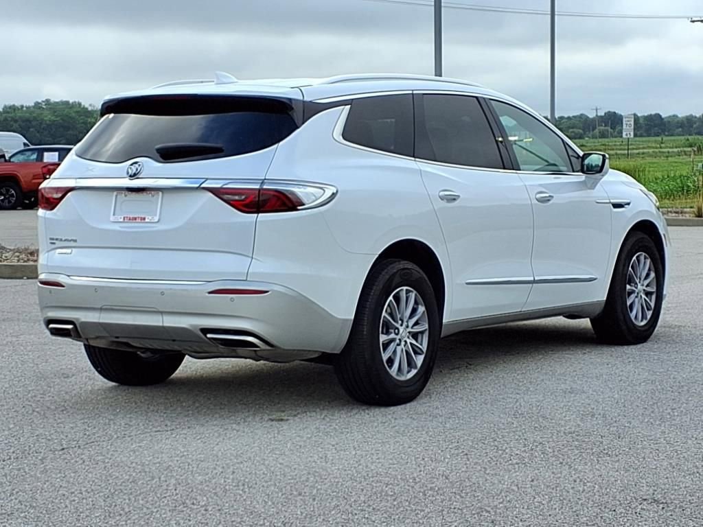 Used 2024 Buick Enclave Premium image 2