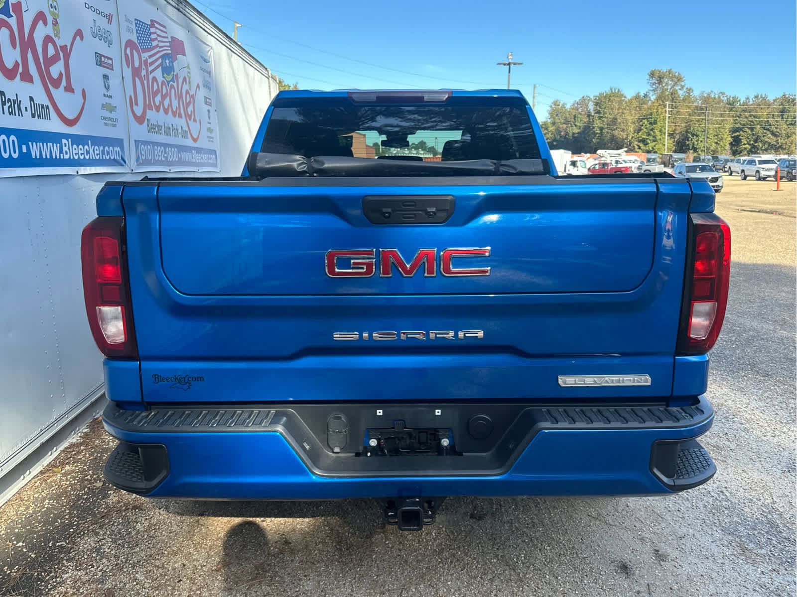 Used 2022 GMC Sierra 1500 Elevation image 4