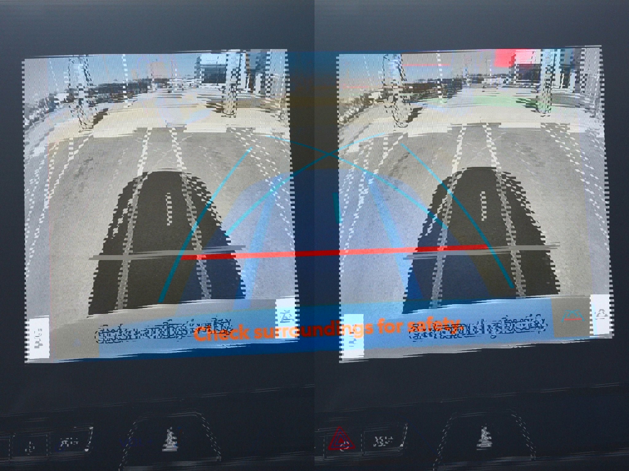 Used 2023 Toyota Venza XLE image 6