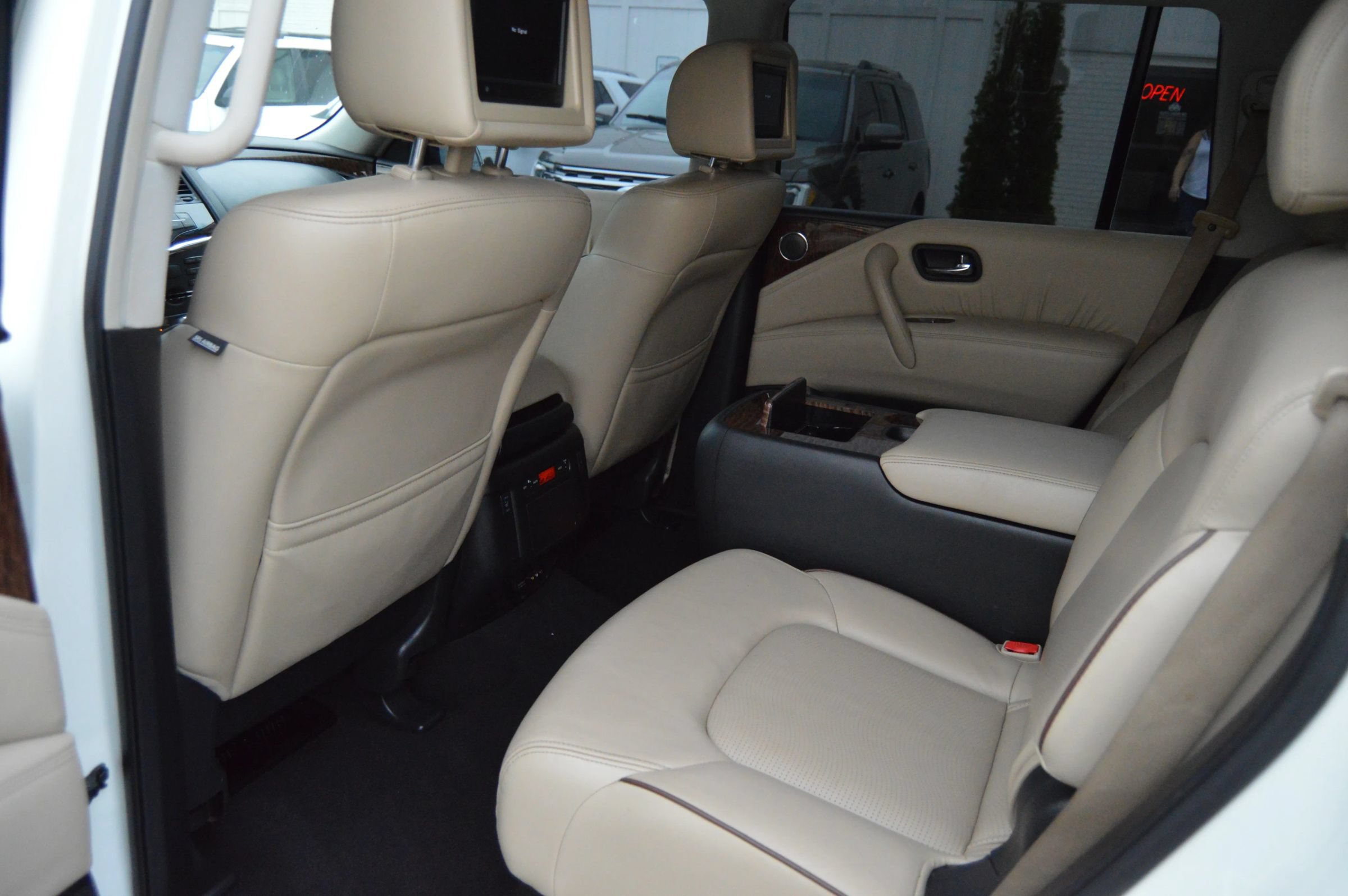 Used 2017 Nissan Armada Platinum w/ Captain Seat Package RWD image 20