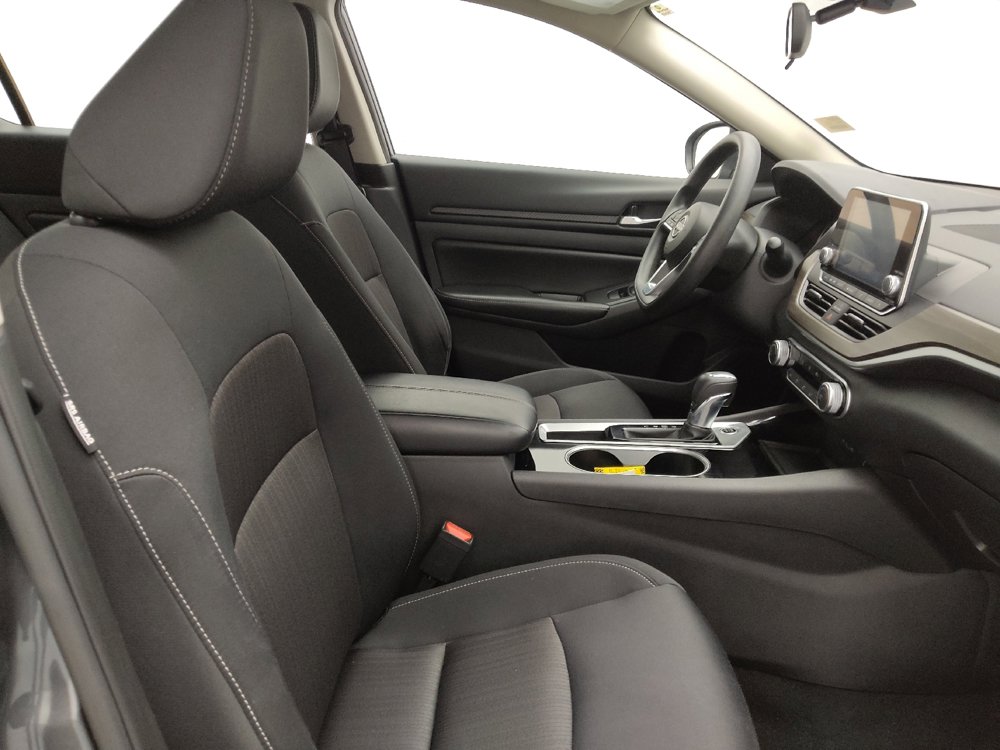 Used 2024 Nissan Altima 2.5 SV image 21