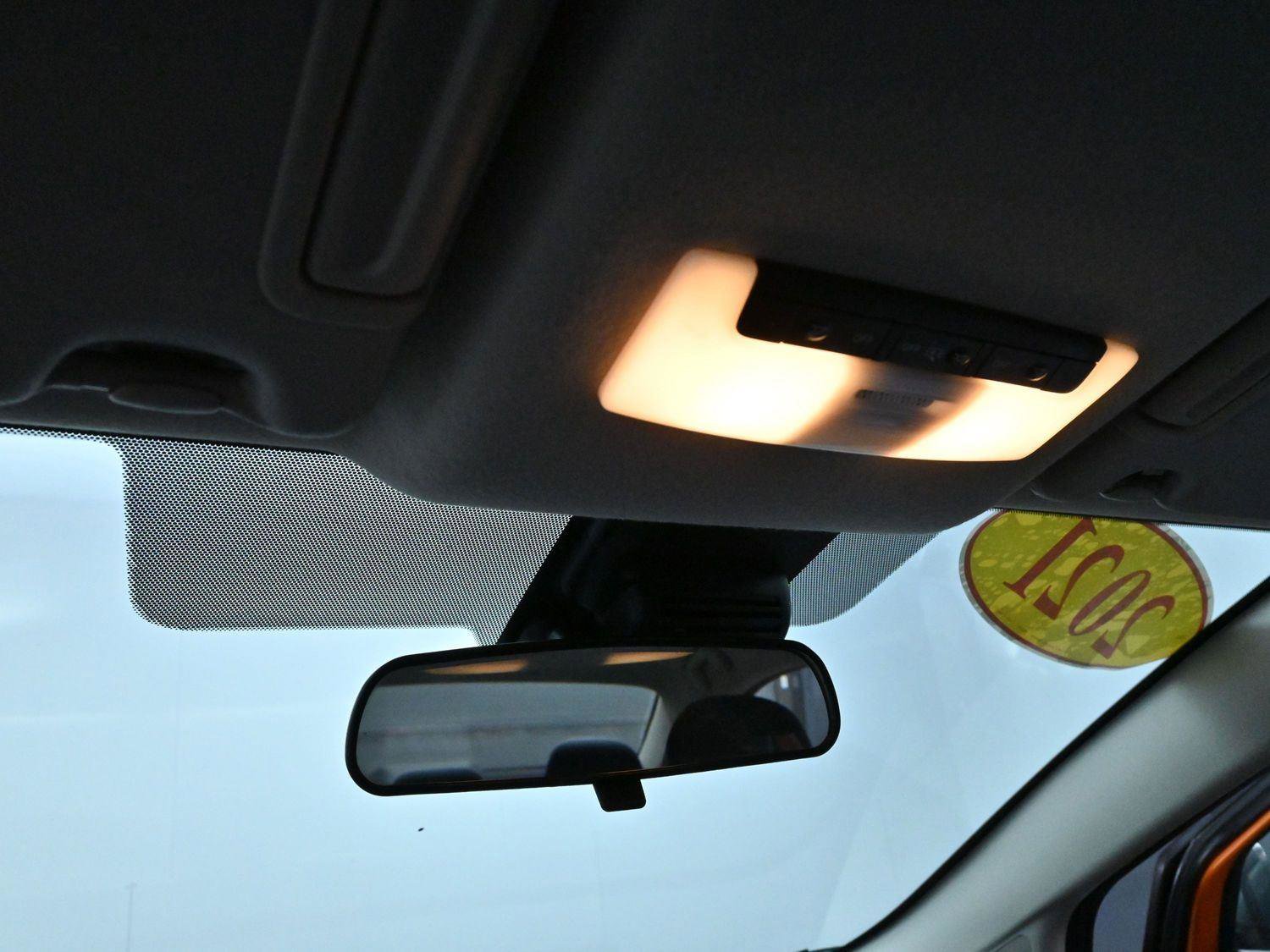 Used 2021 Nissan Versa SR w/ Convenience Package image 24