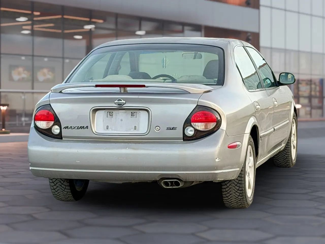 Used 2000 Nissan Maxima SE image 10
