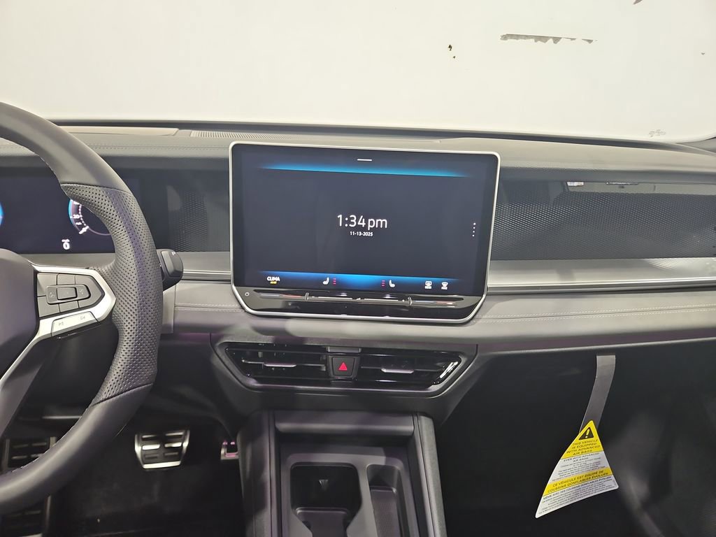 New 2026 Volkswagen Tiguan SE R-Line image 18