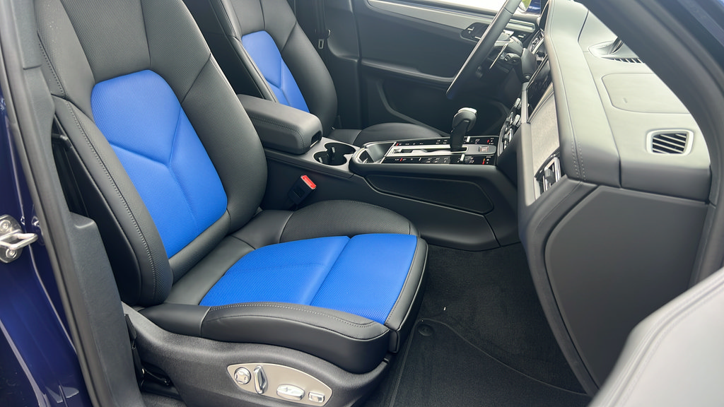 New 2026 Porsche Macan S AWD/4WD image 21