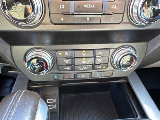 Used 2020 Ford F150 Limited w/ Trailer Tow Package image 15