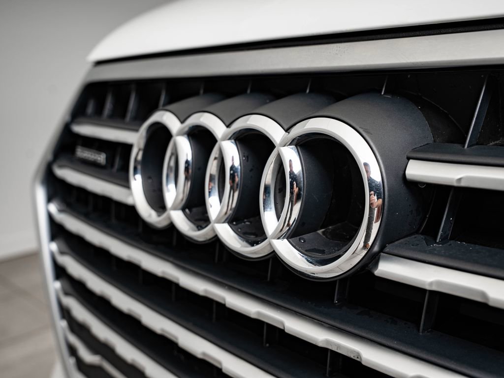 Used 2019 Audi Q7 3.0T Premium w/ Convenience Package AWD/4WD image 3