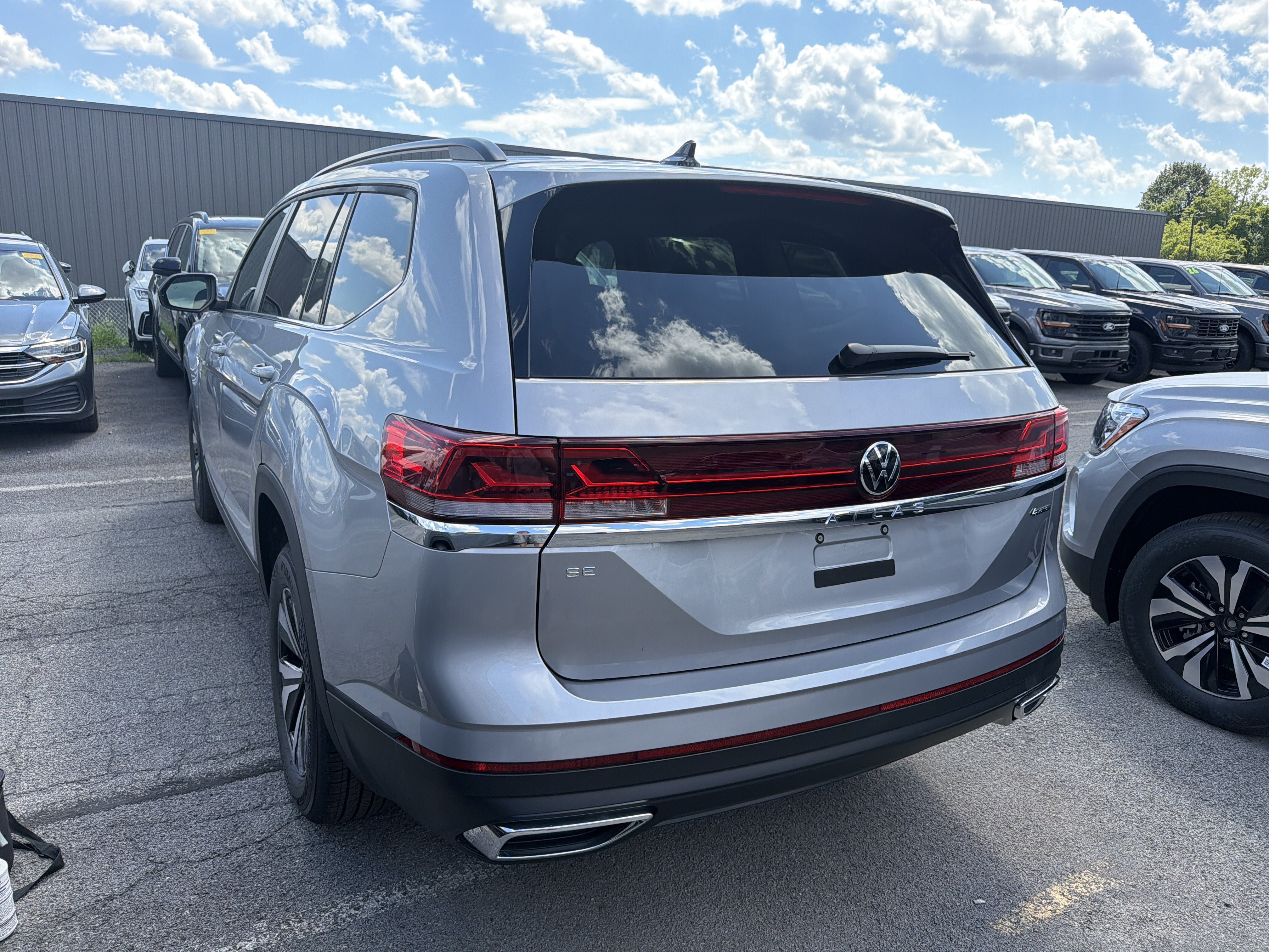 New 2026 Volkswagen Atlas SE AWD/4WD image 4