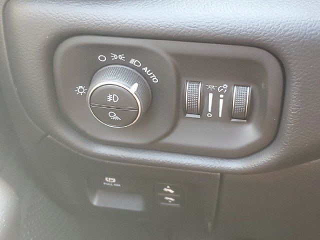 New 2026 RAM 1500 Big Horn AWD/4WD image 17