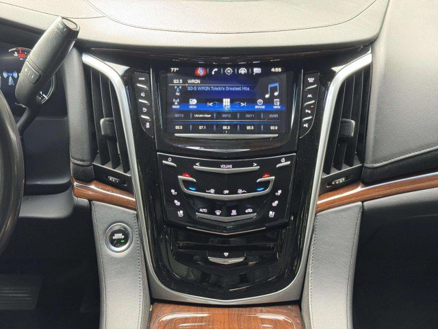 Used 2020 Cadillac Escalade Luxury w/ Escalade Sport Edition AWD/4WD image 11