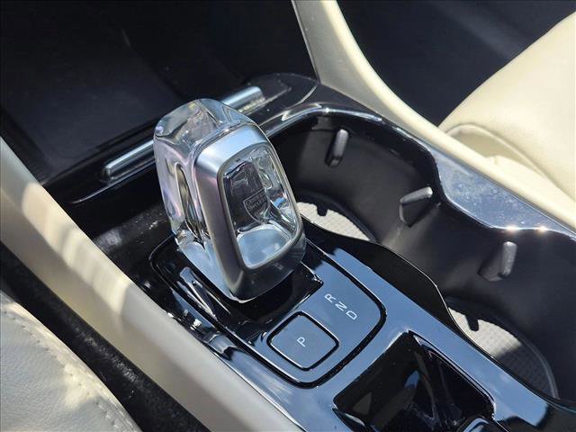 Used 2023 Volvo XC40 B5 Plus w/ Driver Assist Package AWD/4WD image 15