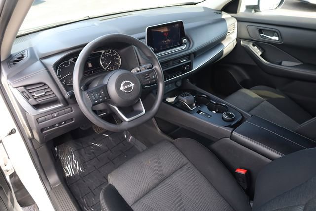 Used 2024 Nissan Rogue SV image 11