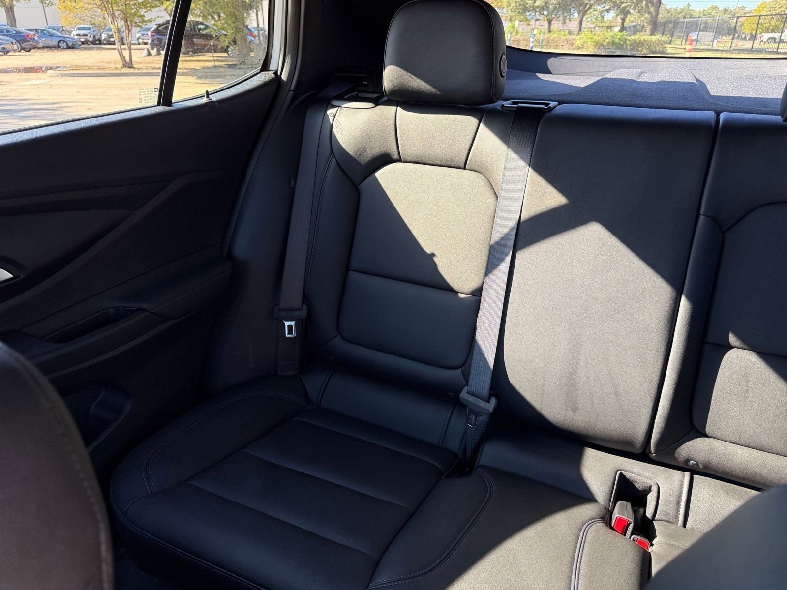 Used 2025 Buick Envista Sport Touring image 39