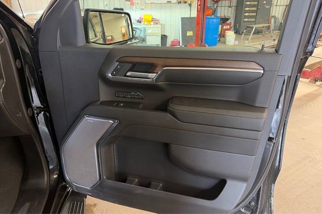 Used 2024 Chevrolet Silverado 1500 High Country w/ Technology Package image 20