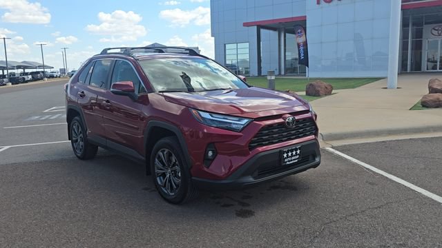 Used 2025 Toyota RAV4 XLE Premium AWD/4WD image 4