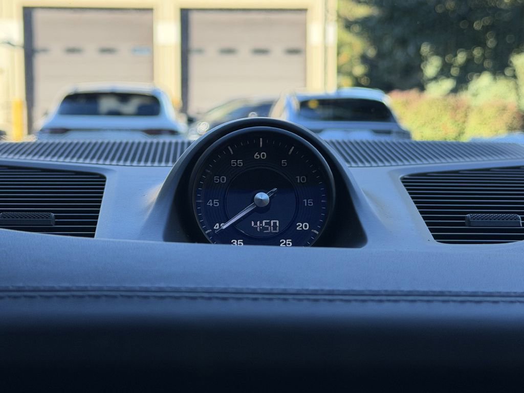 Used 2024 Porsche Cayenne Coupe image 40