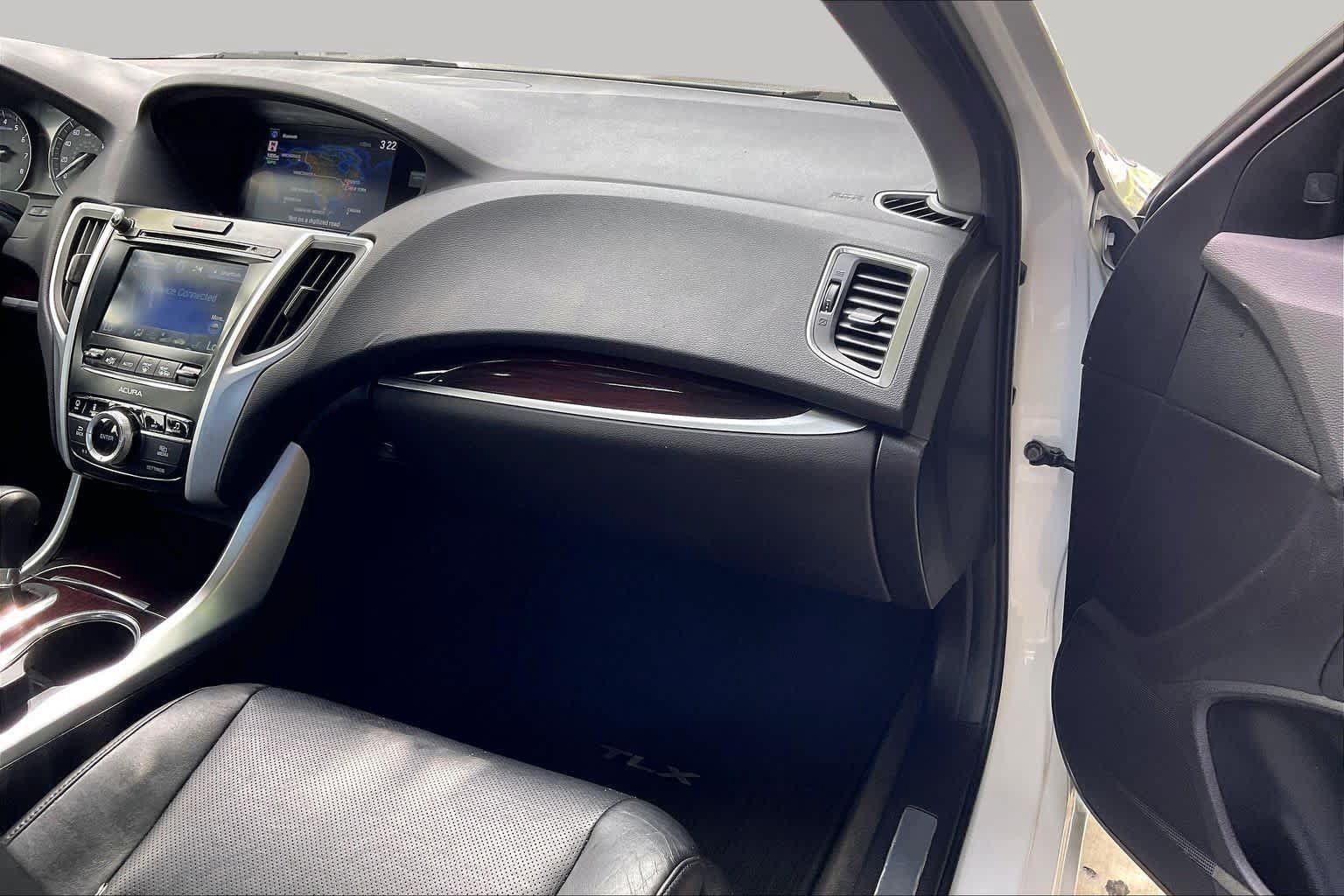 Used 2015 Acura TLX w/ Technology Package FWD image 17