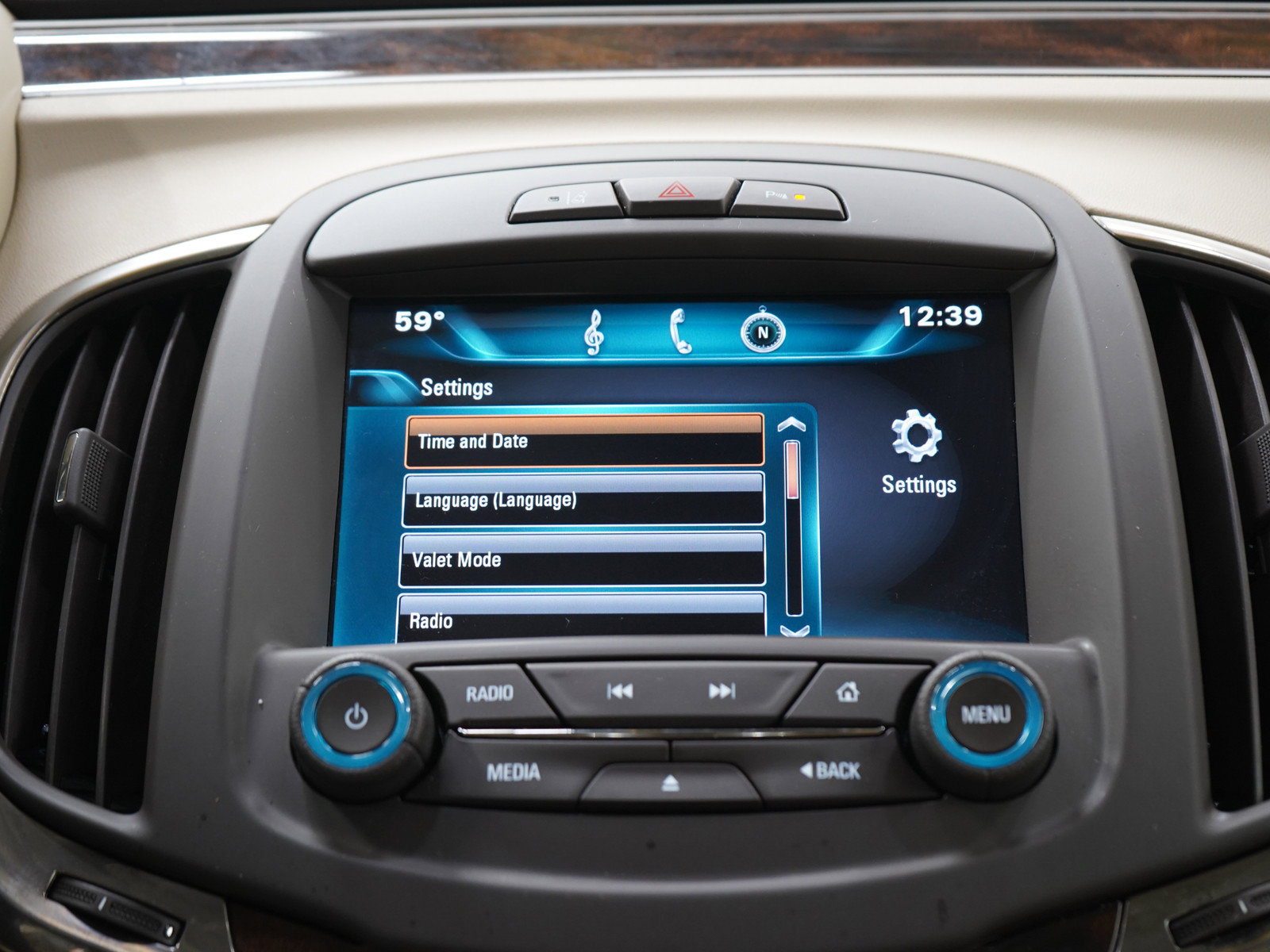 Used 2015 Buick LaCrosse Premium w/ Driver Confidence Package #1 FWD image 16