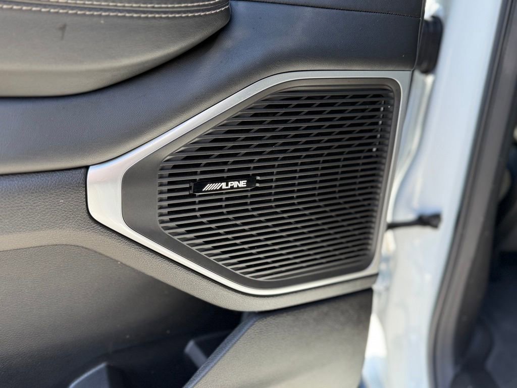 Used 2024 Jeep Wagoneer L Series II w/ Flexible Seating Group image 9