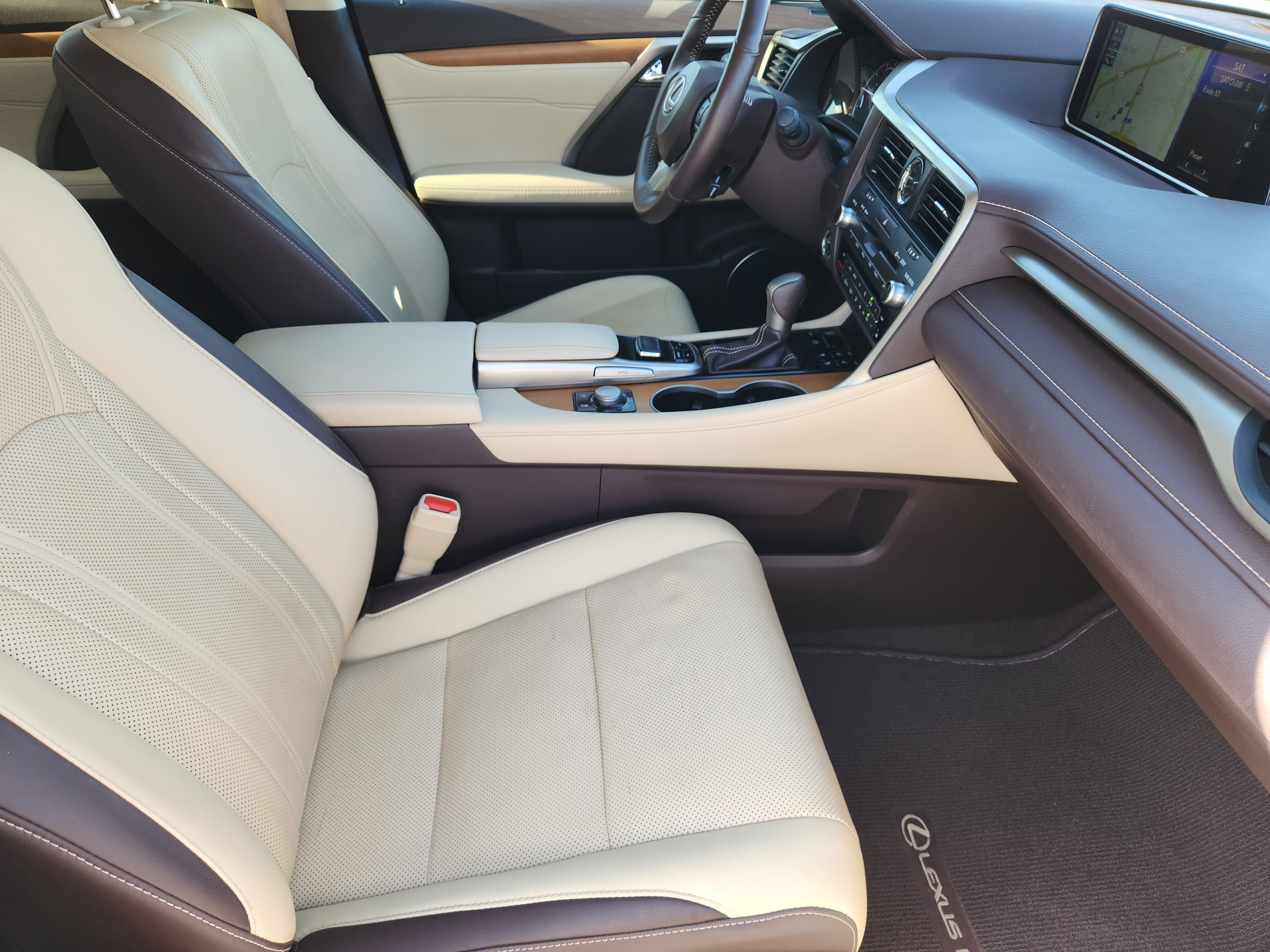 Used 2017 Lexus RX 450h AWD image 18