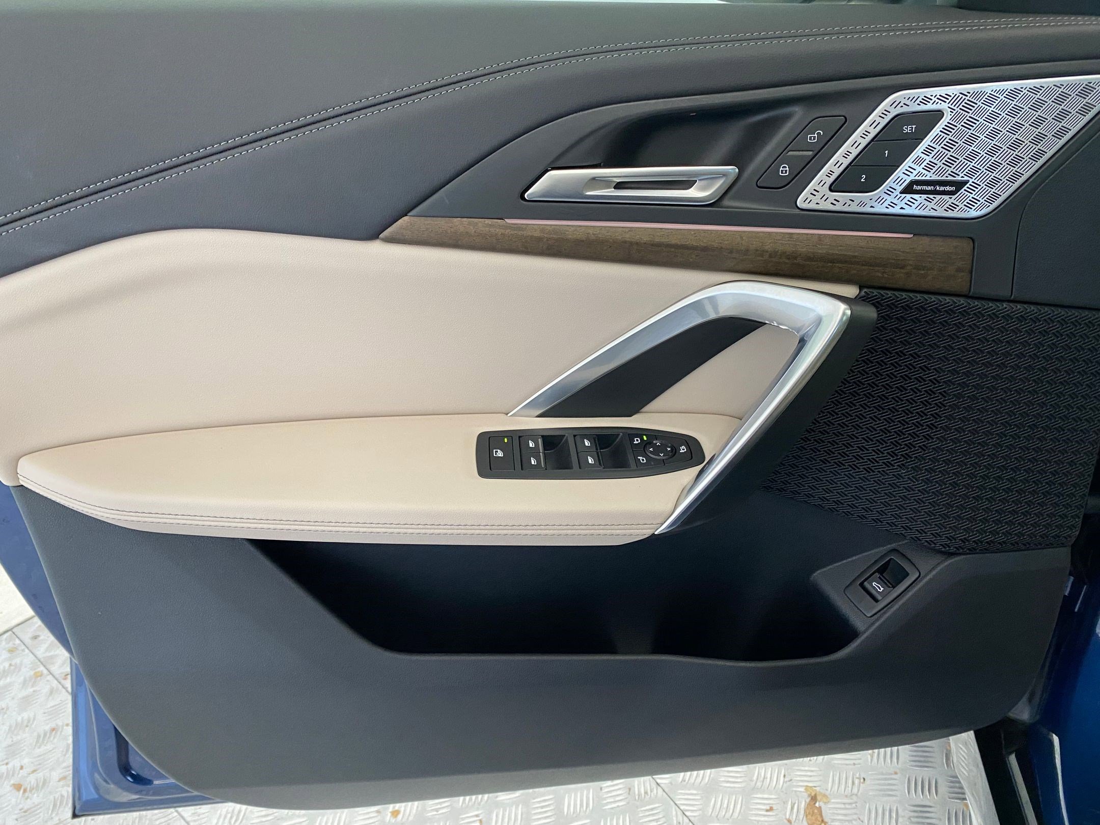 Used 2025 BMW X1 xDrive28i w/ Premium Package image 11